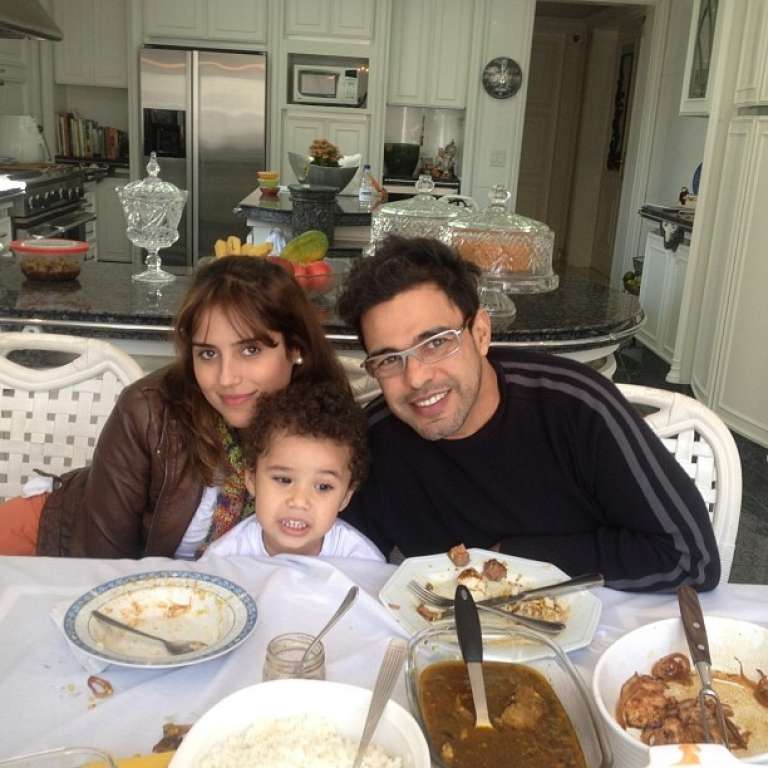 Após rumores de desavença, Zezé Di Camargo almoça com filha e neto’