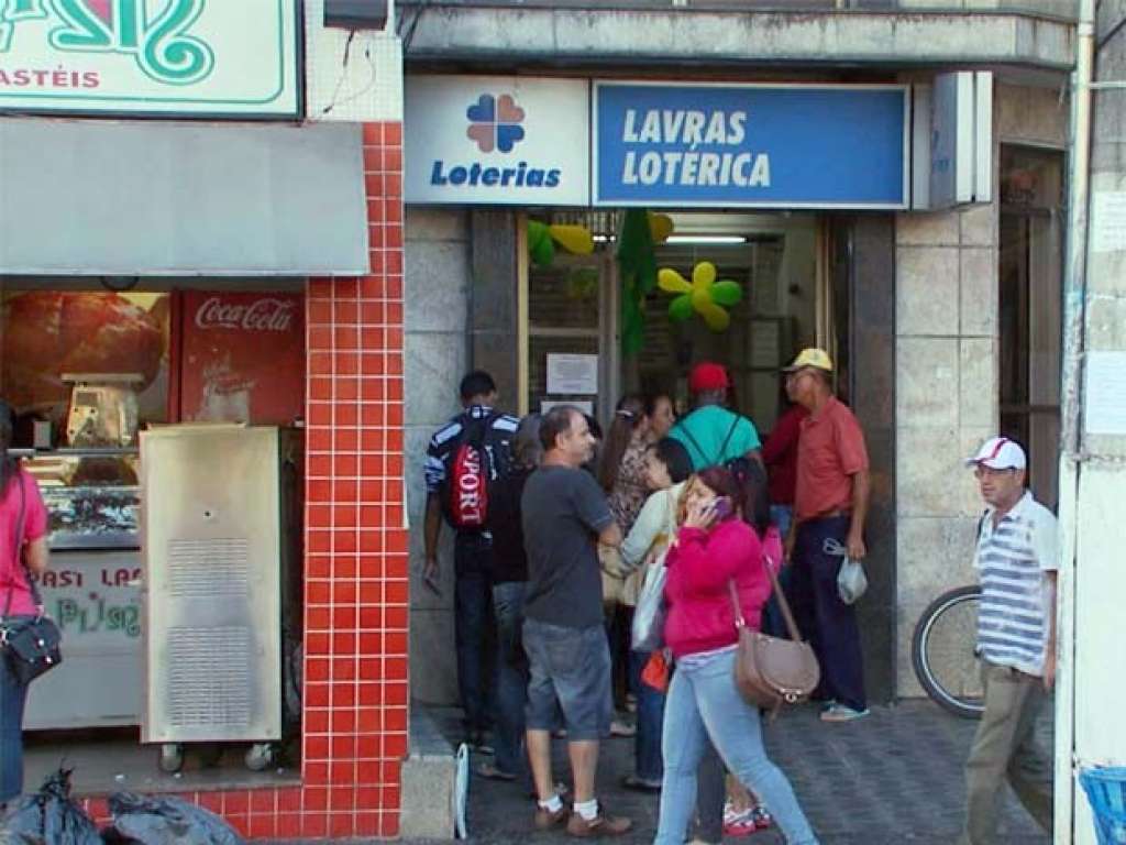 Mulher é presa após aplicar golpe de R$ 73 mil em lotérica