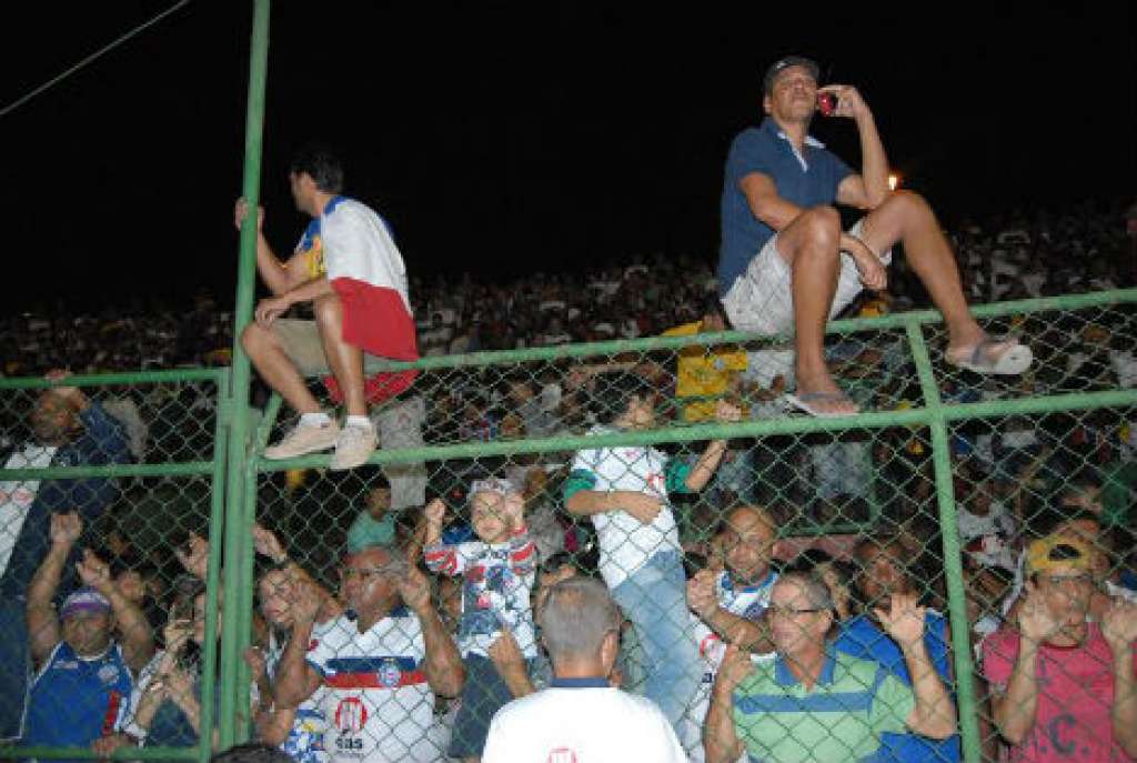 Bahia é punido no STJD por conta das confusões em Feira de Santana