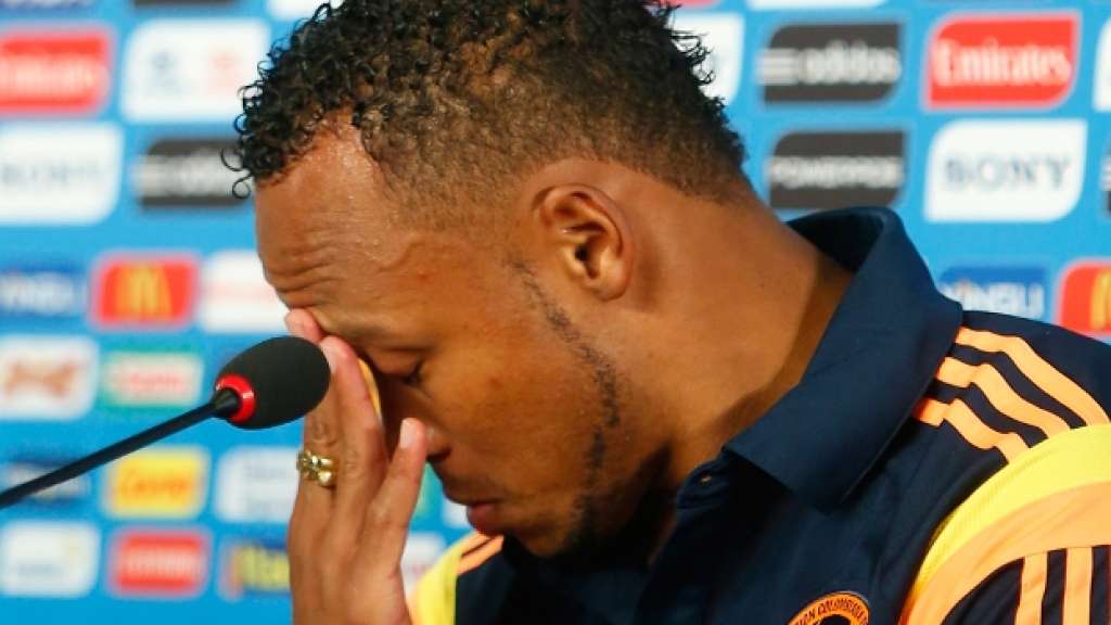 Após causar fratura de Neymar, Zuñiga é alvo de comentários racistas
