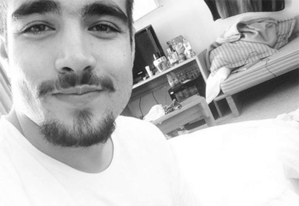 Caio Castro mostra recuperação depois de acidente: ‘Já consigo fazer uma selfie’