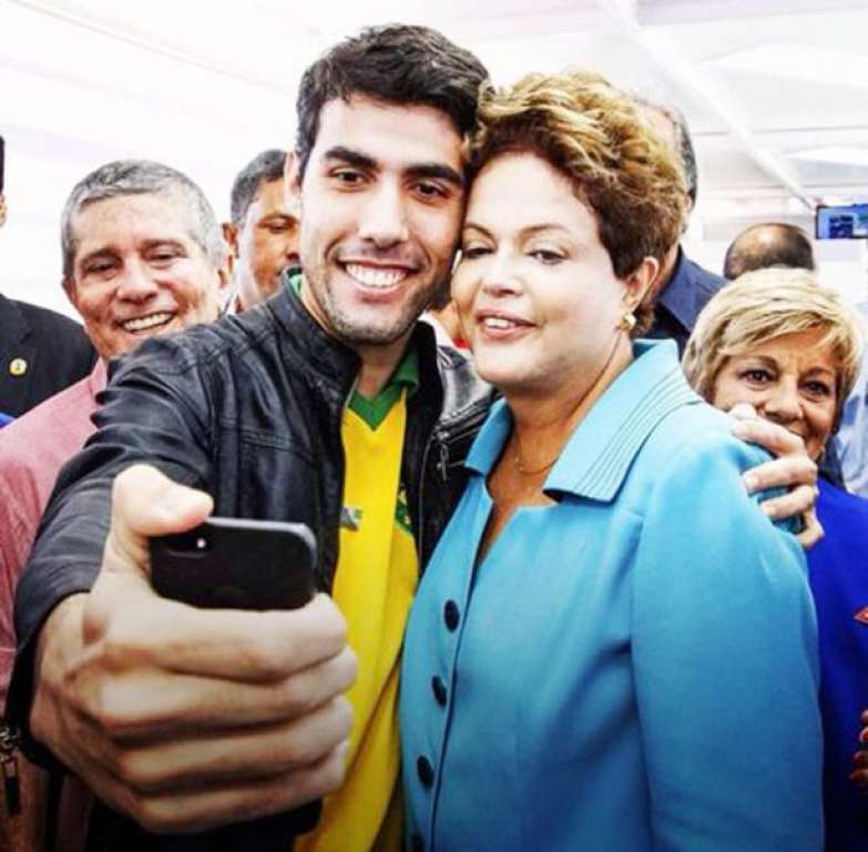Dilma Bolada saiu do ar para não influenciar eleitores, afirma dono da página