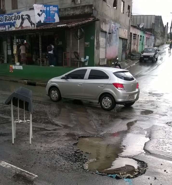 Chuva causa transtornos em Camaçari