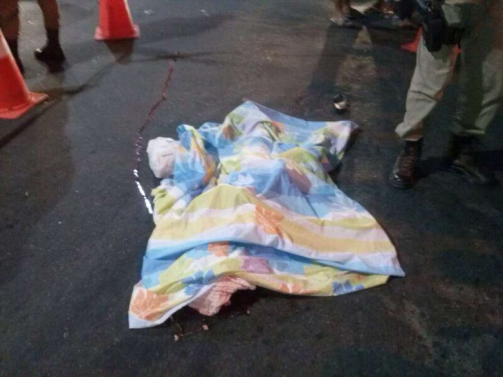 Mulher morre após ter cabeça esmagada por ônibus em Salvador