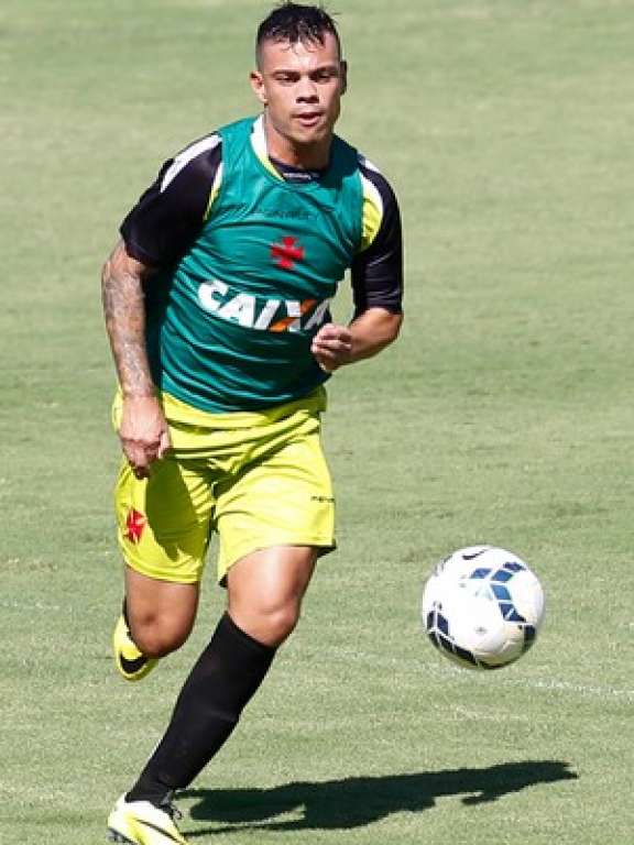 Vitória não irá mais contratar meia do Palmeiras