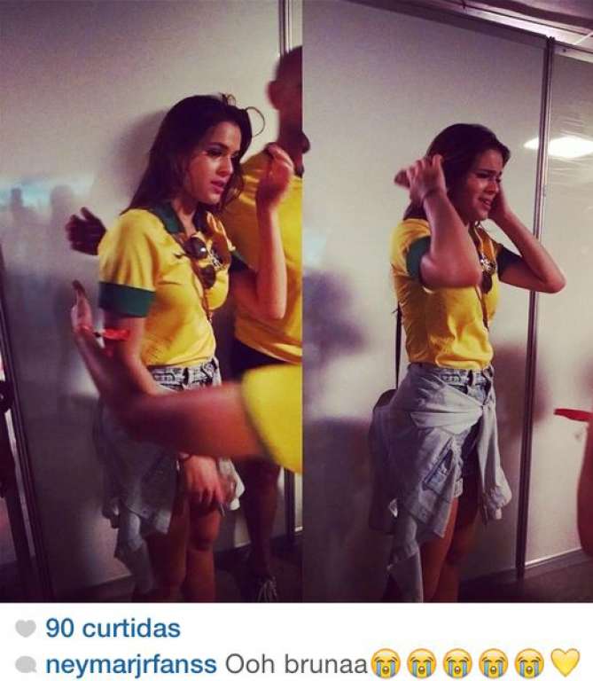Bruna Marquezine chora após notícia de que Neymar havia fraturado vértebra