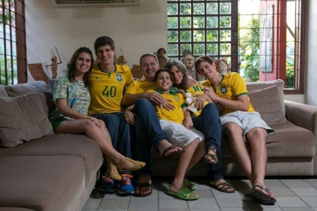 Família de Eduardo Campos agradece solidariedade de brasileiros em mensagem