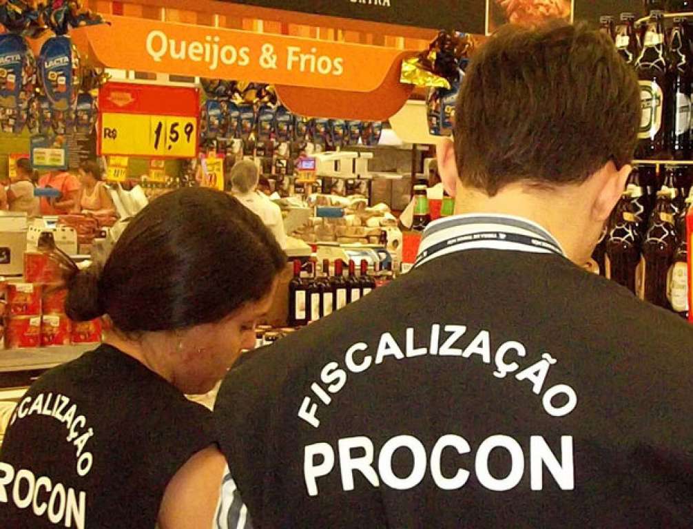 Procon autua sete estabelecimentos durante Operação Gourmet em Salvador