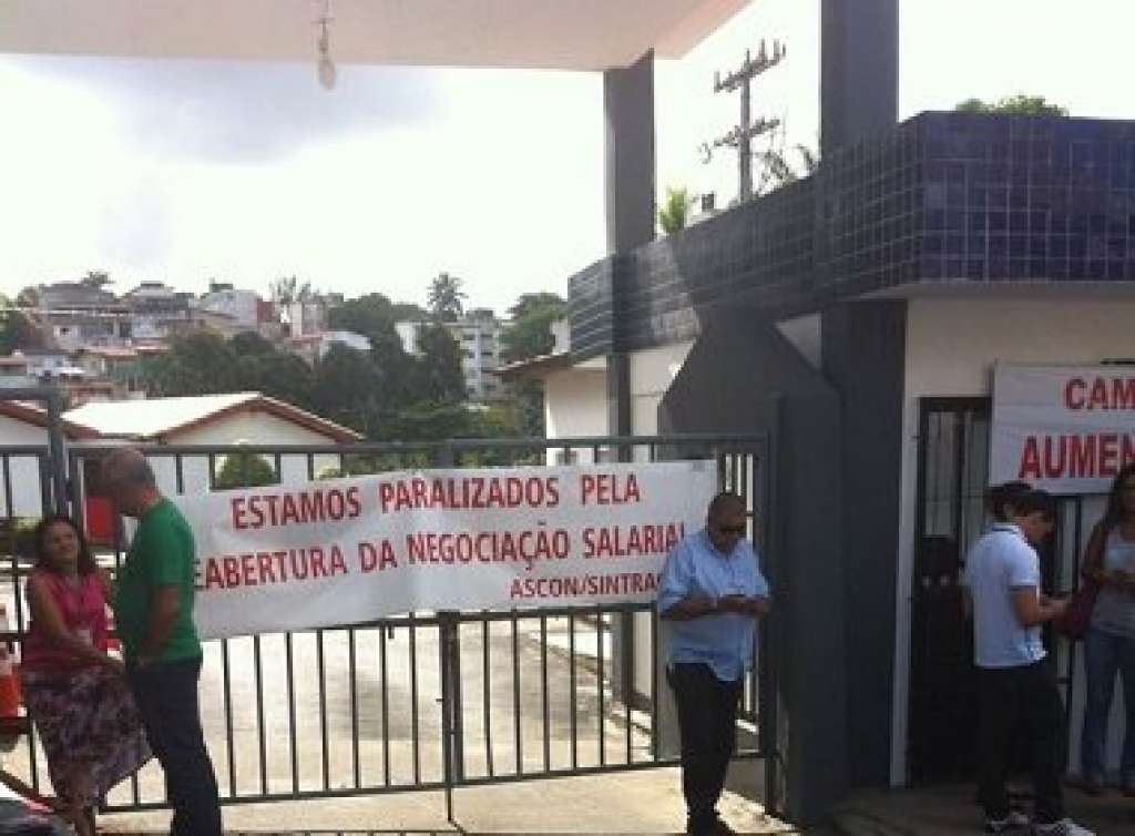 Salvador: servidores da Conder suspendem atividades e fazem protesto