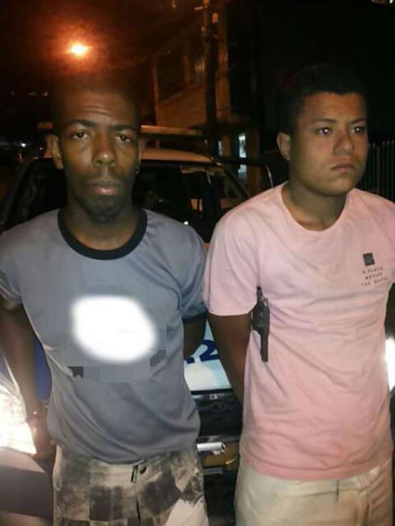 Acusados de assaltos são presos com arma em Salvador