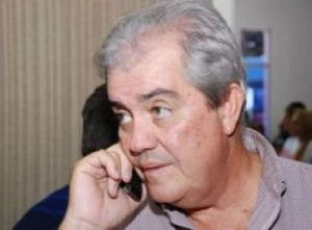 Simões Filho:  Prefeito Eduardo Alencar exonera cinco secretários