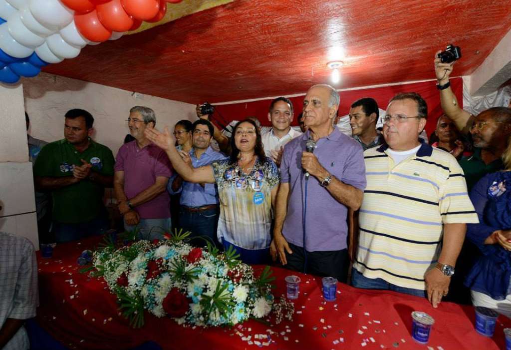 Souto alfineta governo do PT durante comício em Candeias: “Ele insiste em dizer que a Bahia vai muito bem”