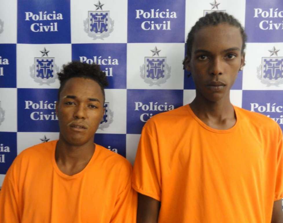 Homens são presos com armas e drogas em Salvador