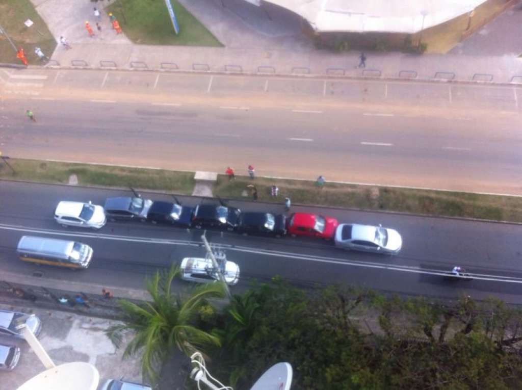 Salvador: sete carros se envolvem em engavetamento