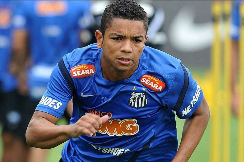 “Carrasco”, zagueiro do Santos é elogiado por atacante do Vitória