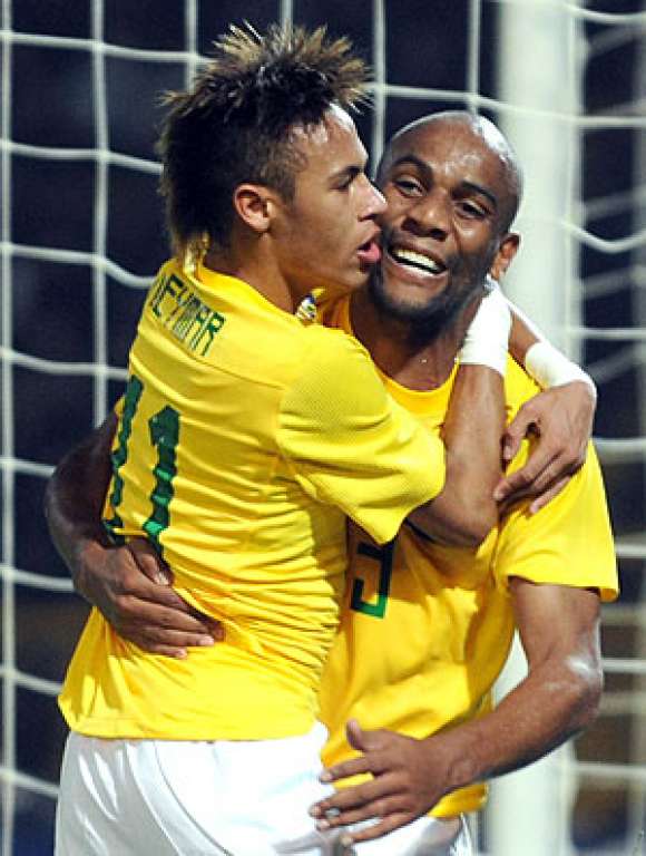 Neymar rebate boatos sobre corte de Maicon da seleção