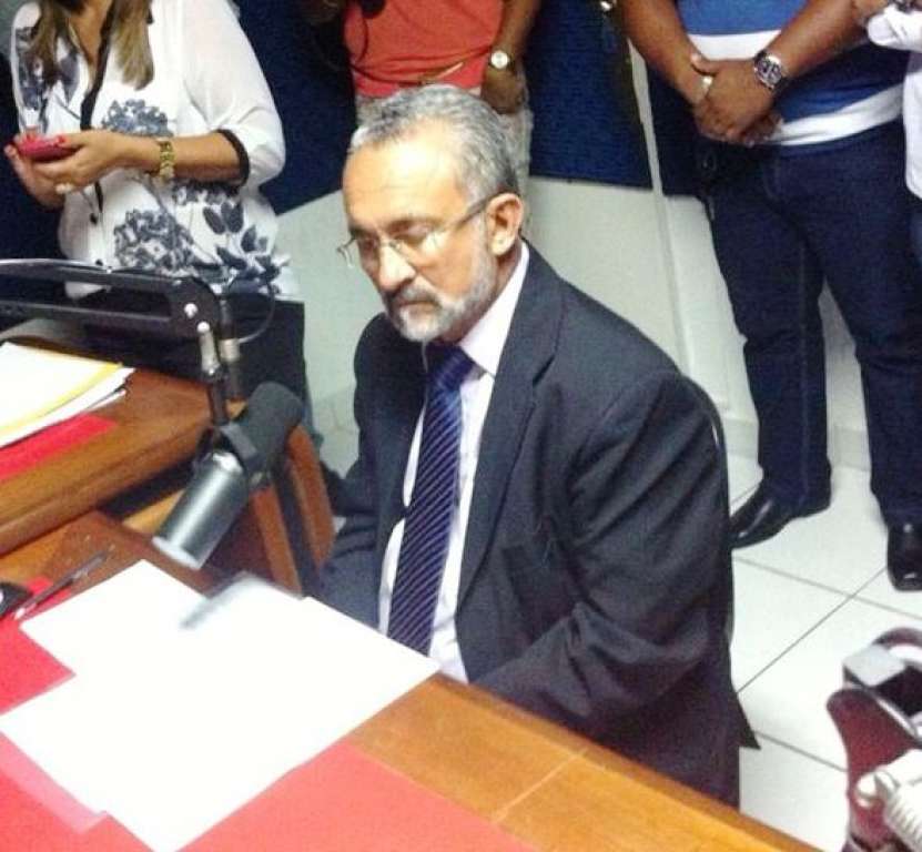 “Críticas de aliados e companheiros de partido devem ser feitas em fórum interno”, diz Ademar Delgado sobre suposta declaração de Luiza Maia