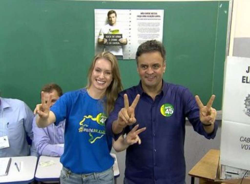 Aécio vota em Belo Horizonte na escola que Dilma cursou o ensino médio