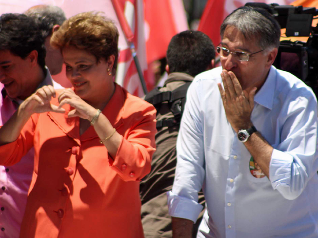 Dilma promete ampliar atendimento com médicos especialistas