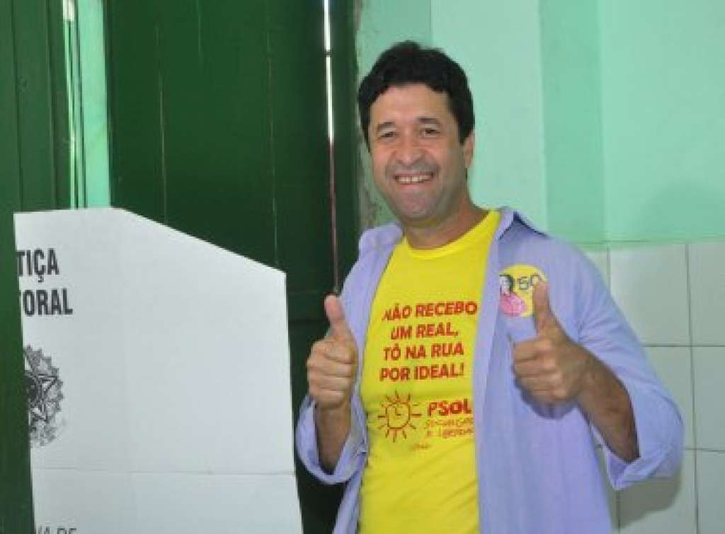 Marcos Mendes demonstrou entusiasmo e confiança durante votação