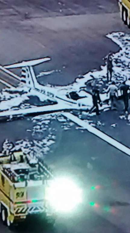 Avião da Polícia Militar faz pouso de emergência no aeroporto de Salvador