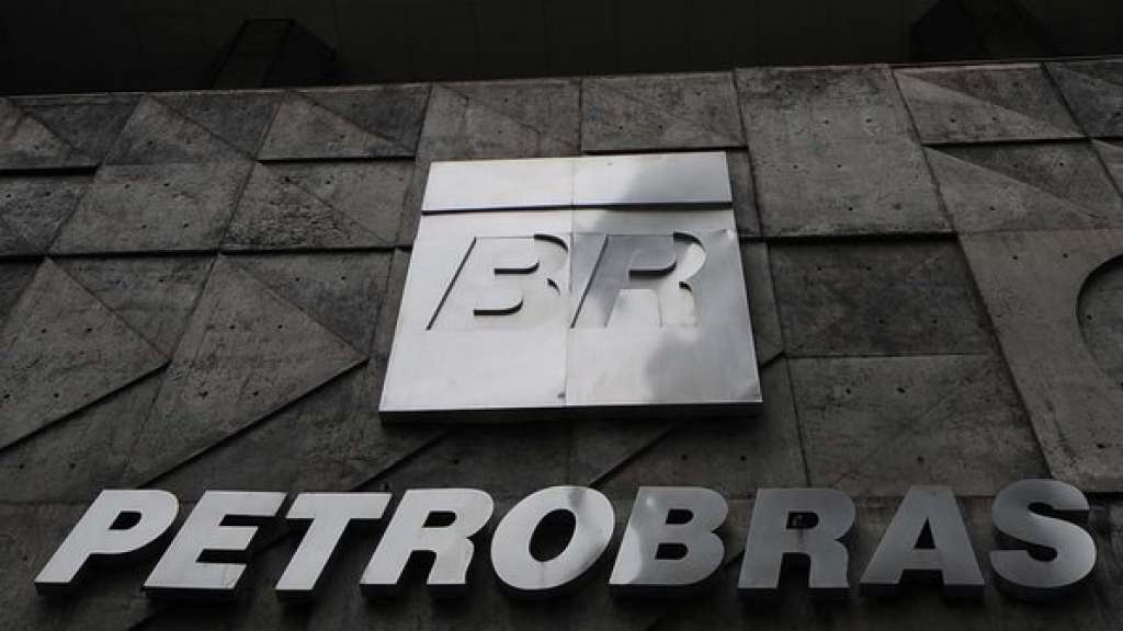 Petrobras perde R$ 6,2 bi com corrupção e prejuízo soma R$ 21,6 bi em 2014