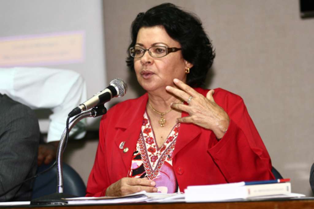 Deputada Luiza Maia (PT) acusa advogada de interesses financeiros ao poupar agressores