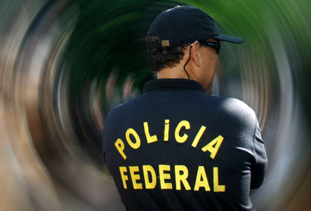 Dilma sanciona lei que modifica carreira de policiais federais