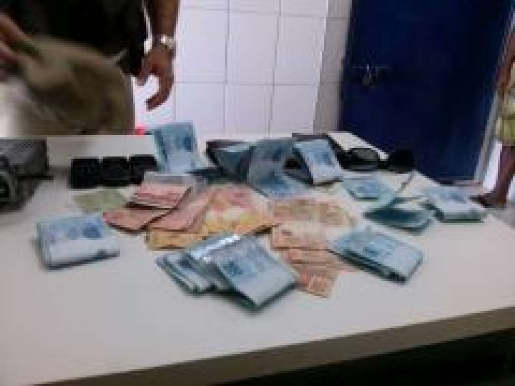 Morro do Chapéu: três homens são presos com dinheiro falso