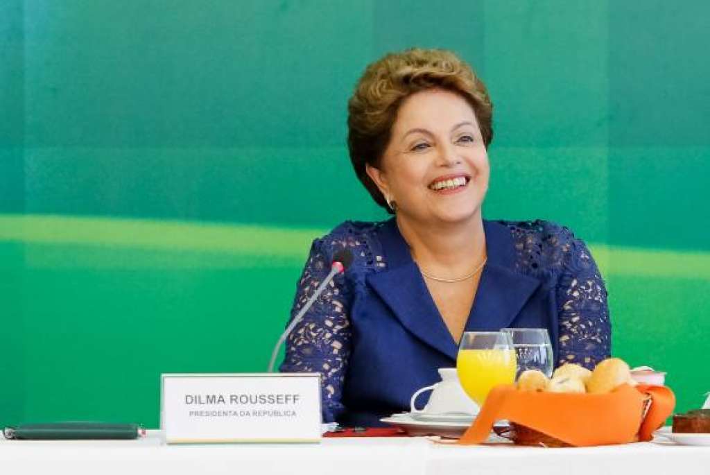 Após cinco dias de descanso na Base Naval de Aratu, Dilma retorna a Brasília