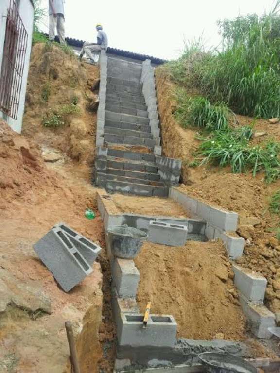 Simões Filho: Prefeitura inicia obras de construção e recuperação de escadarias