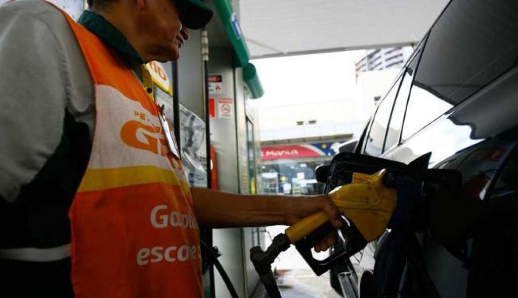 Gasolina ficará mais cara para financiar fundo