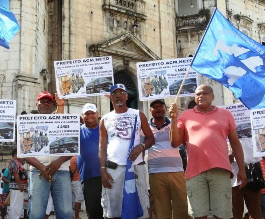Salvador: vigilantes fazem protesto em festa de padroeira