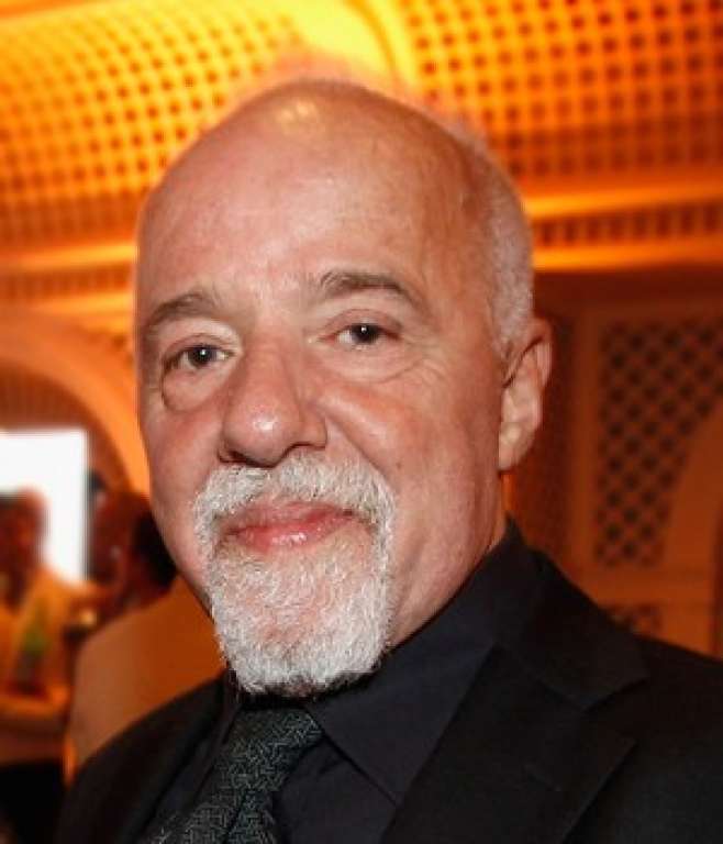 Paulo Coelho oferece US$ 100 mil à Sony para publicar filme proibido