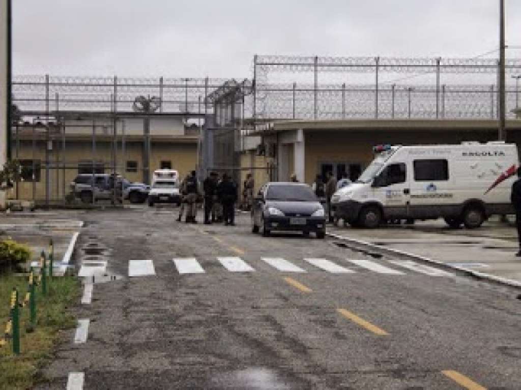 Presos realizam rebelião no Complexo Penitenciário de Serrinha