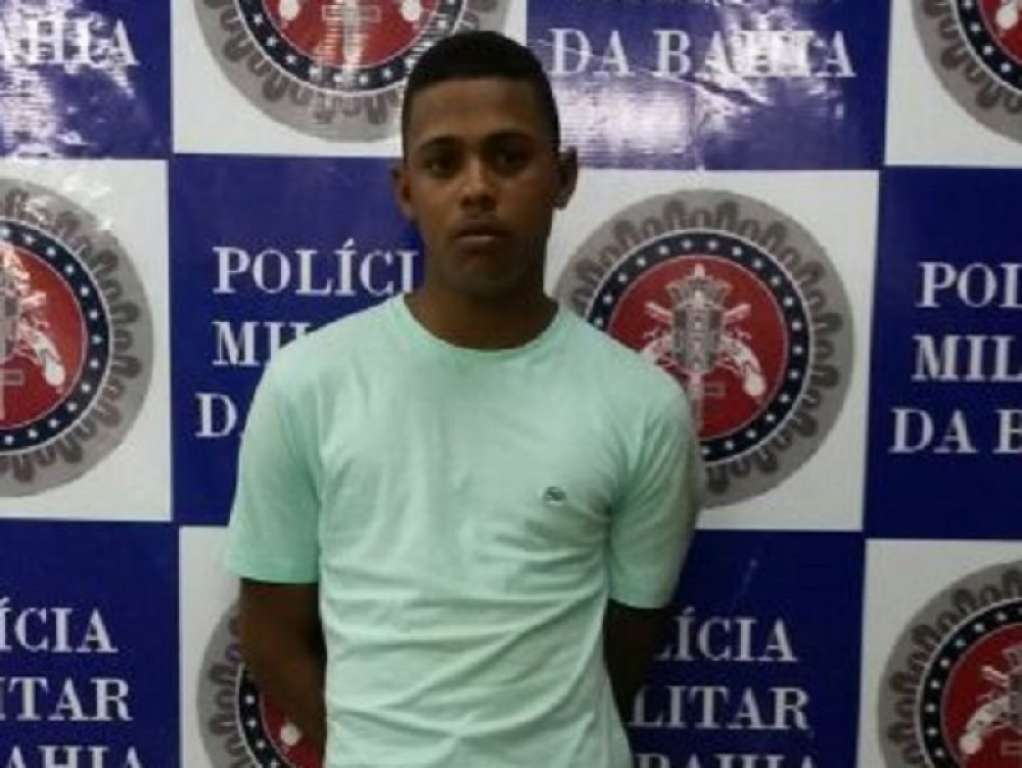 Jovem é preso após ser flagrado traficando drogas em Salvador
