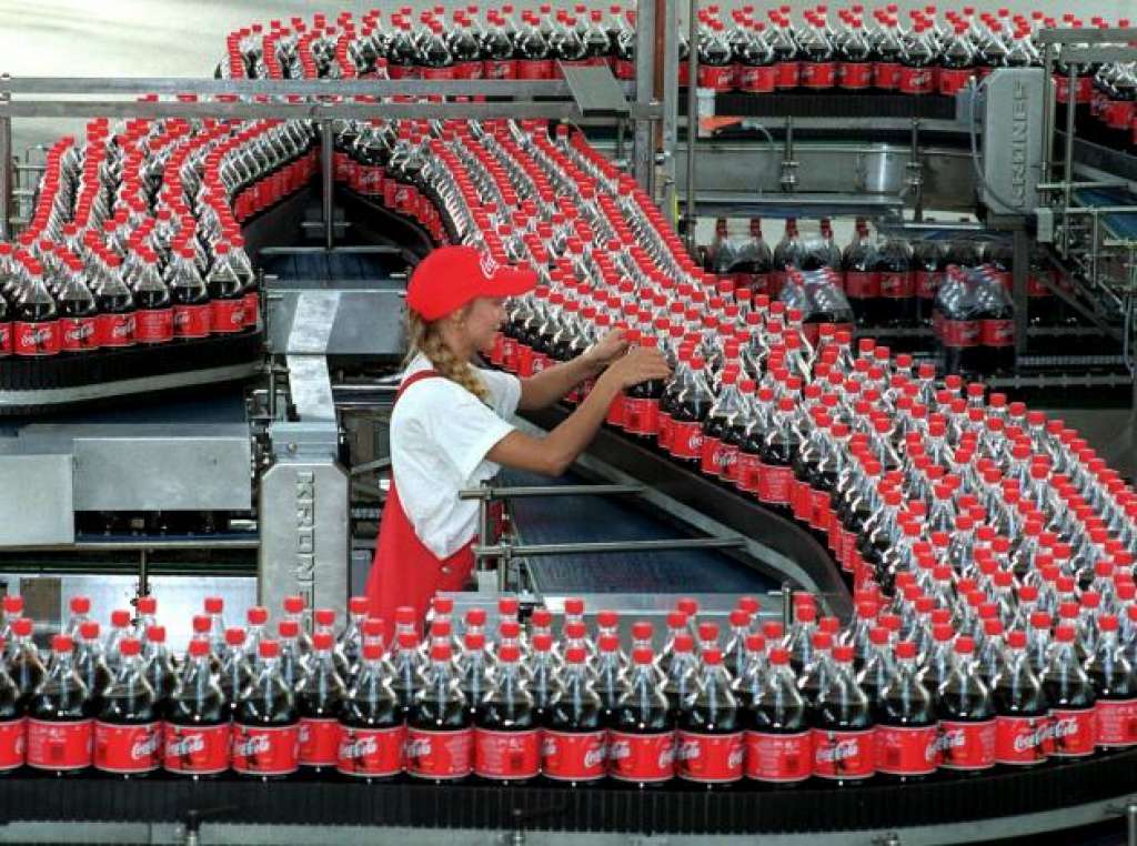 Coca-Cola anuncia demissão de 1.800 funcionários