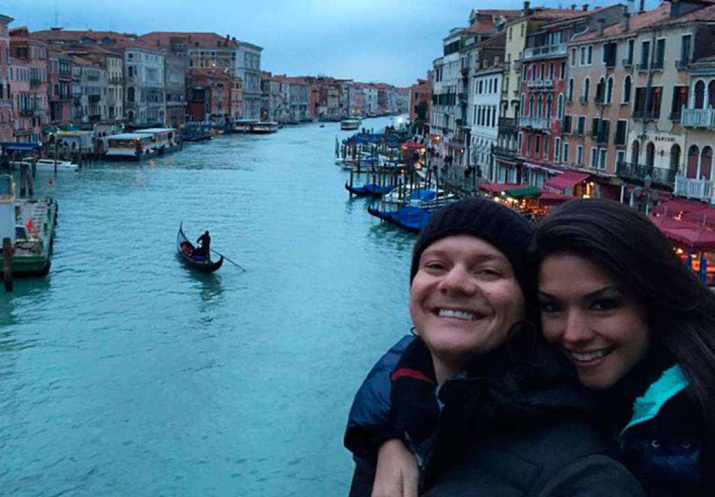 Michel Teló e Thais Fersoza celebram o amor em Veneza