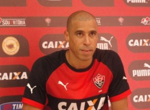 Jorge Wagner meia do Esporte Clube Vitória.