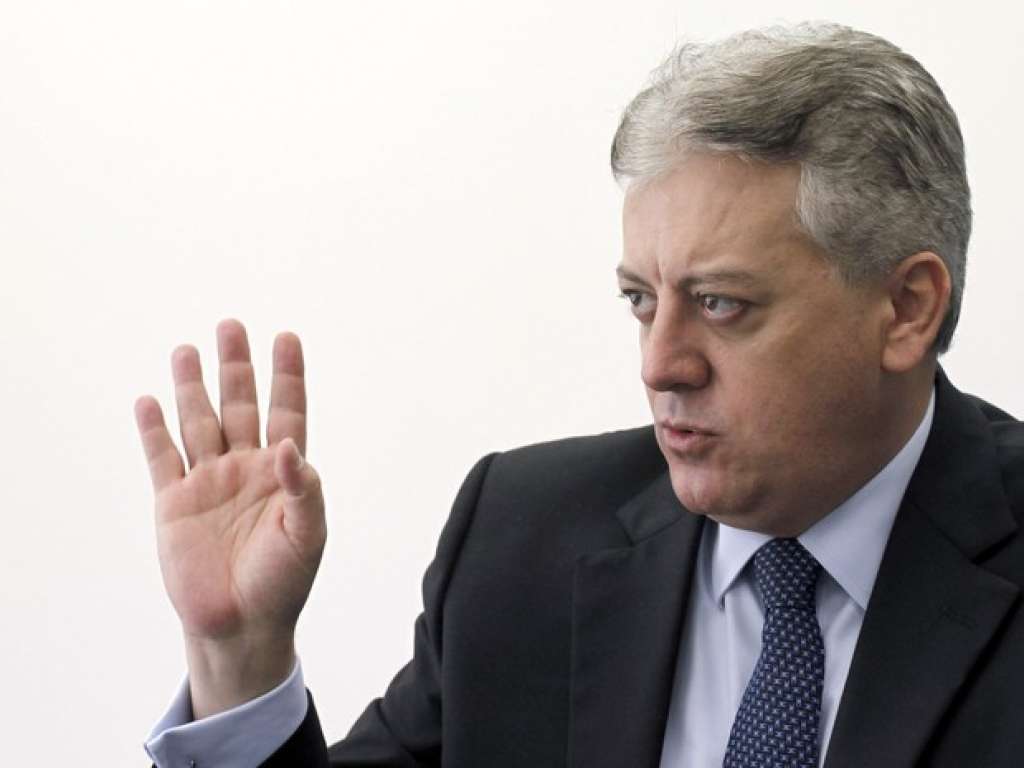 Petrobras confirma Bendine como sucessor de Graça Foster