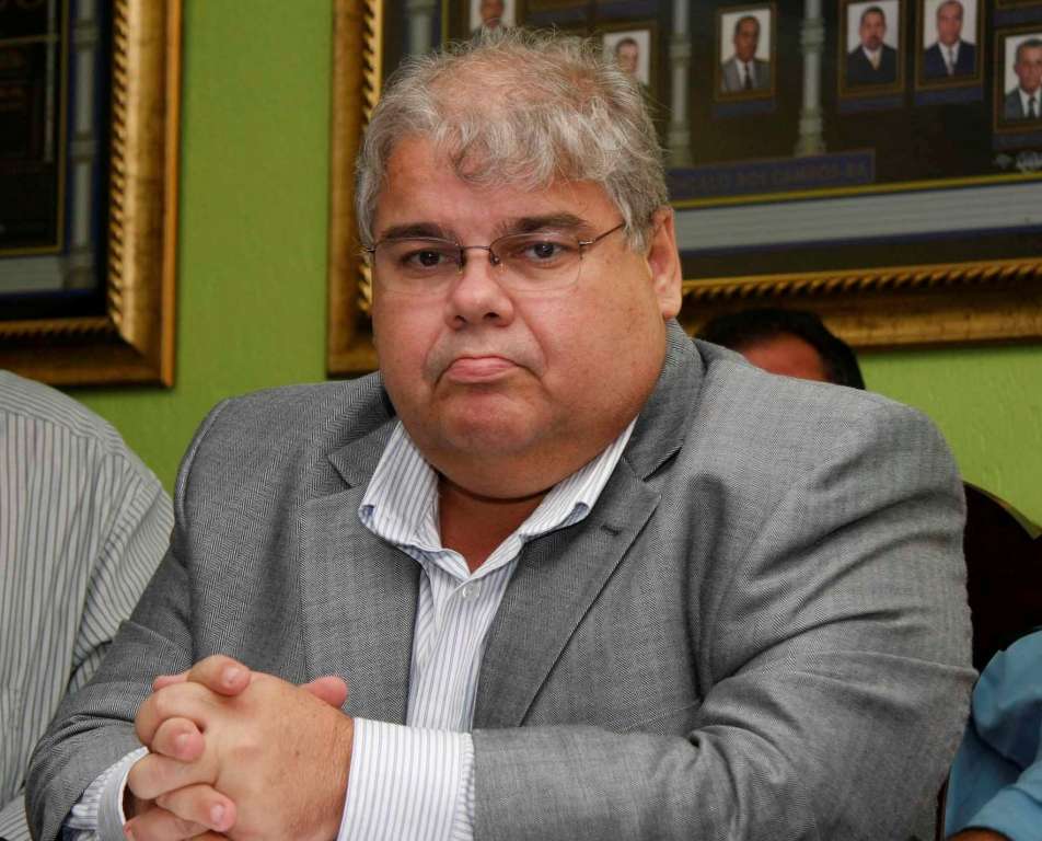Derrotado por um voto, Lúcio Vieira Lima não será líder da bancada do PMDB na Câmara