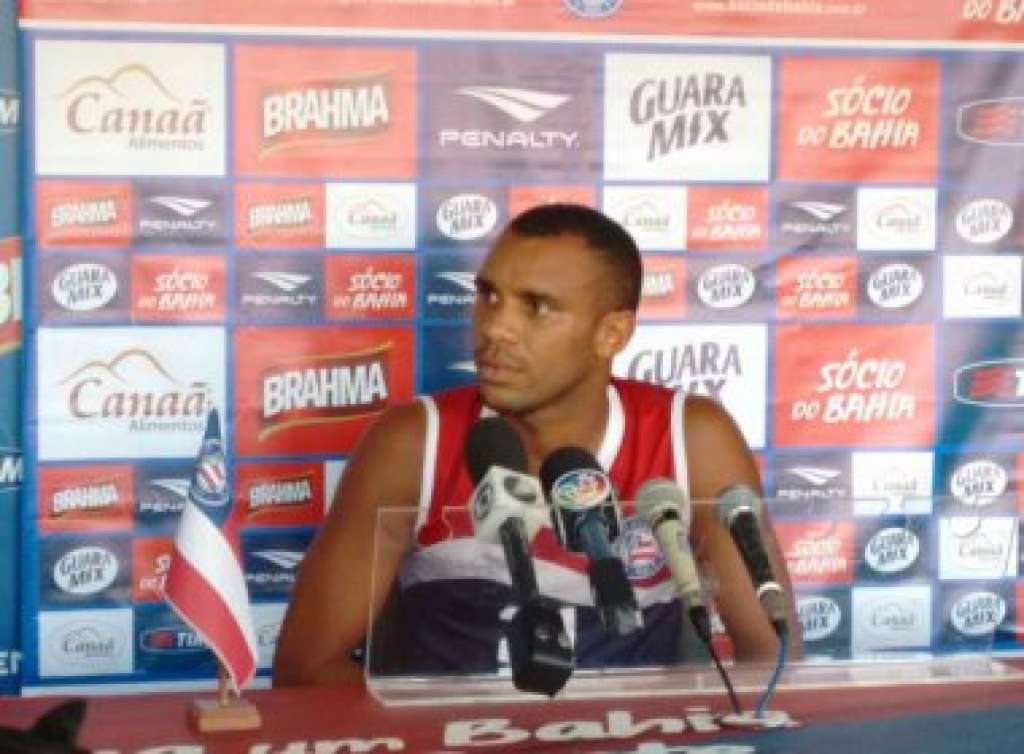Jovem zagueiro do Bahia comemora oportunidade como titular