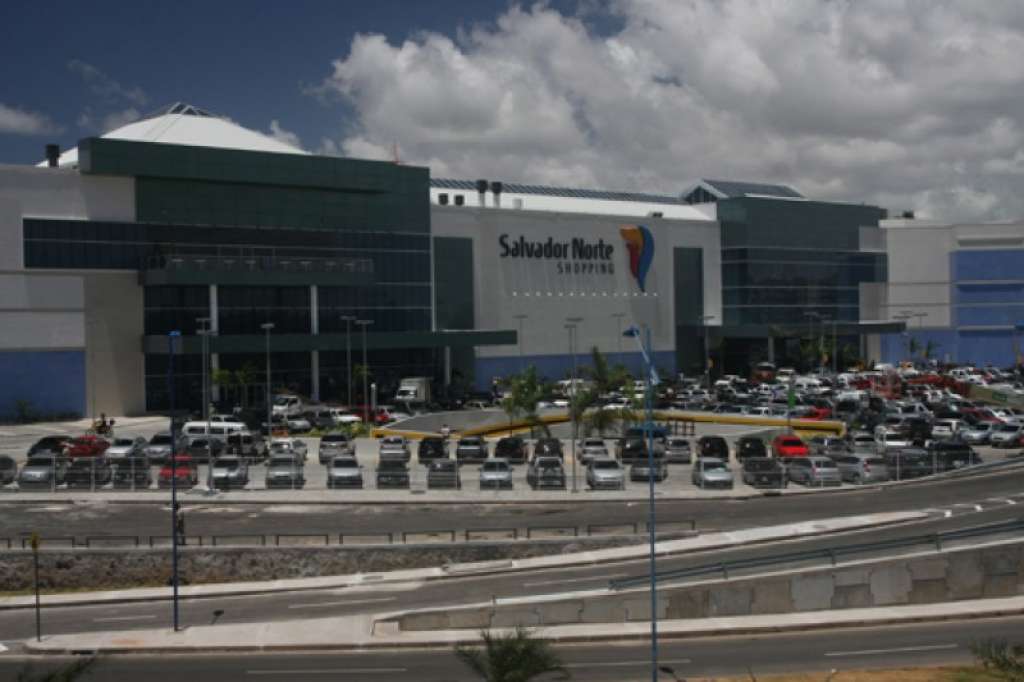 Mulher é assaltada dentro do estacionamento do Salvador Norte Shopping