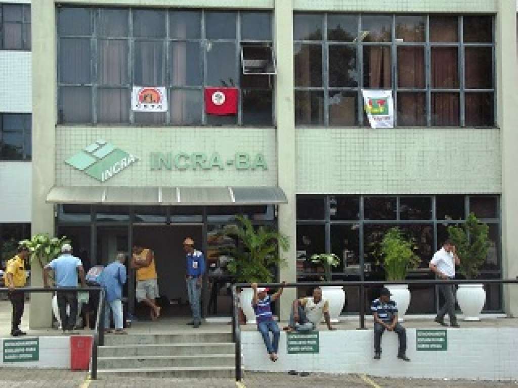 Manifestação na sede do Incra em Salvador