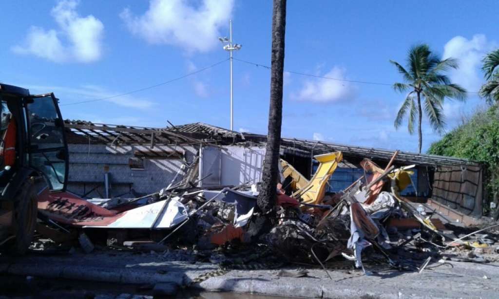 Casas de shows famosas são demolidas em Salvador