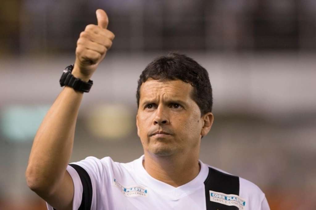 Claudinei Oliveira é o novo treinador do Vitória