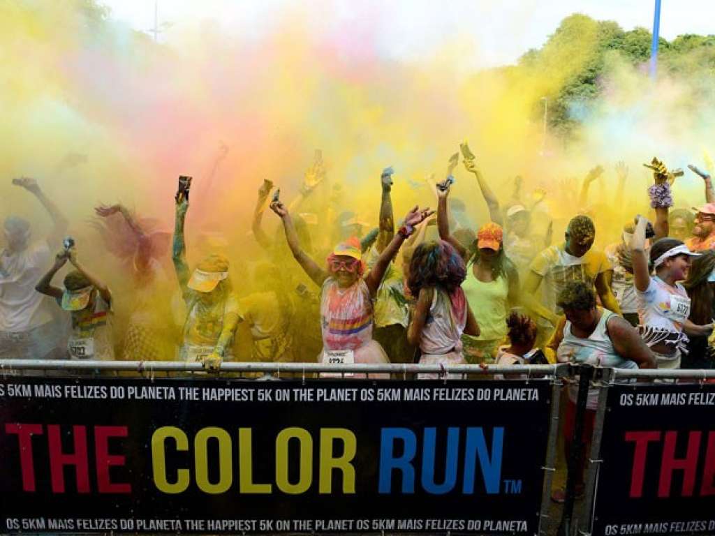 Corrida ‘colorida’ reúne mais de três mil pessoas no Dique do Tororó