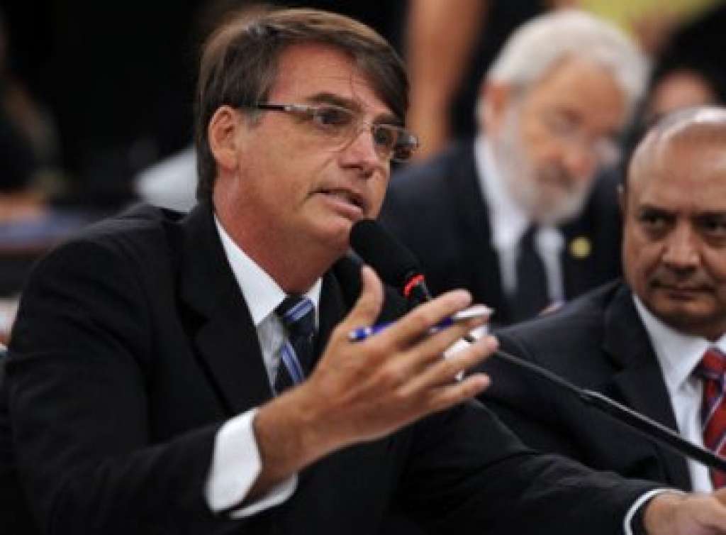 Bolsonaro quer deixar o PP para concorrer ao Senado ou Presidência da República