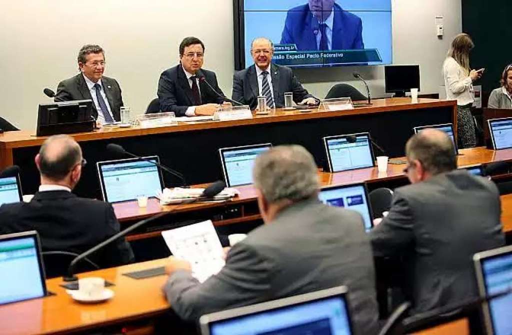 Caetano assume uma das vice-presidências da Comissão do Pacto Federativo