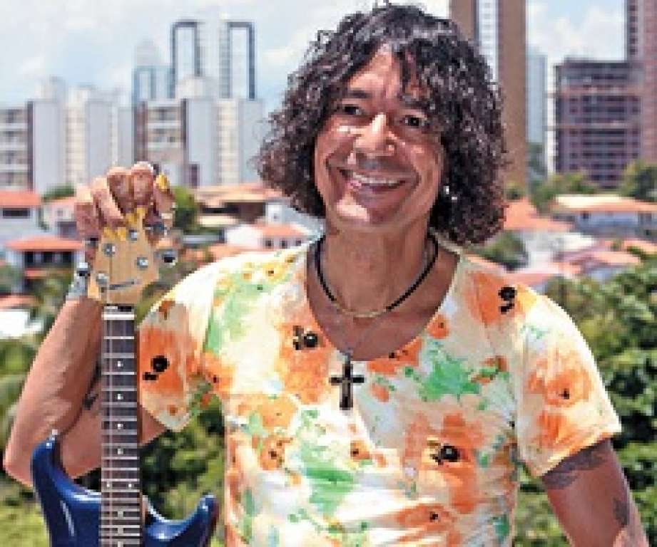 Luiz Caldas promete que seu show em Arembepe vai ser “animação total do começo ao fim”